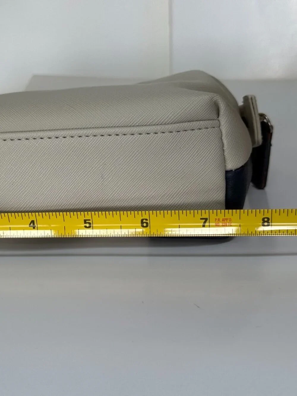 BRIC’S Luxury Travel Toiletry Bag Organizer Qatar Airways Exclusive